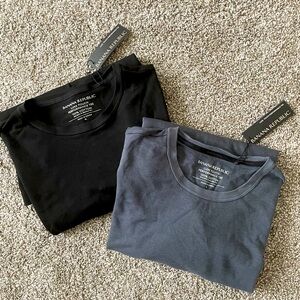 Banana Republic | Bundle of Two NWT Men’s Short Sleeve Cotton T-Shirts | Size XL
